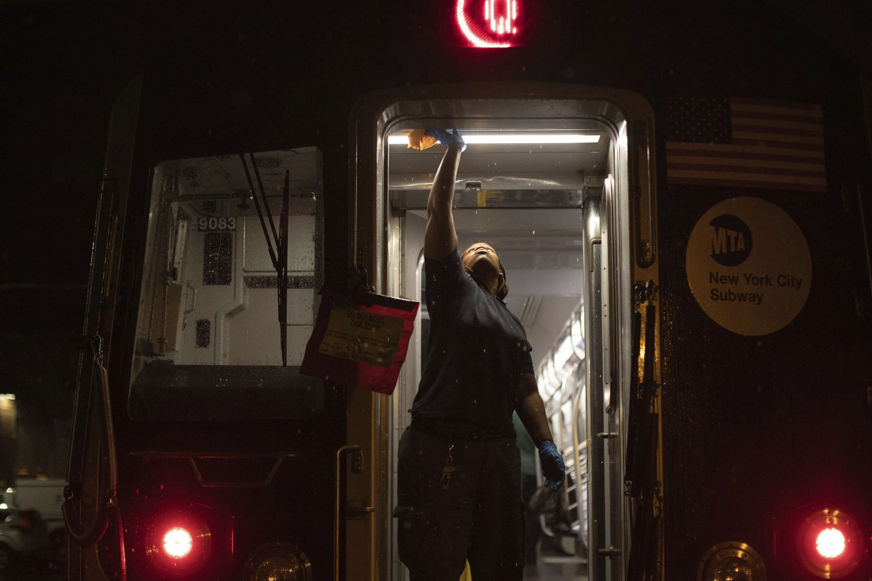APTOPIX Virus Outbreak Subways